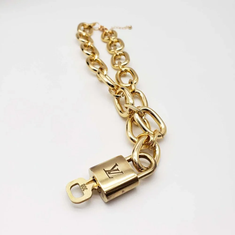 Auth Louis Vuitton Lock & Key Gold with Unbranded Gold Plated Chain Necklace - Picture 6 of 14